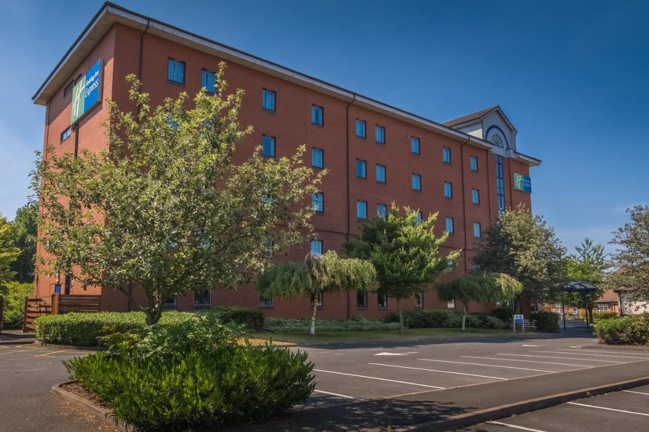 Holiday Inn Express Birmingham - Castle Bromwich, An Ihg Hotel Exterior photo