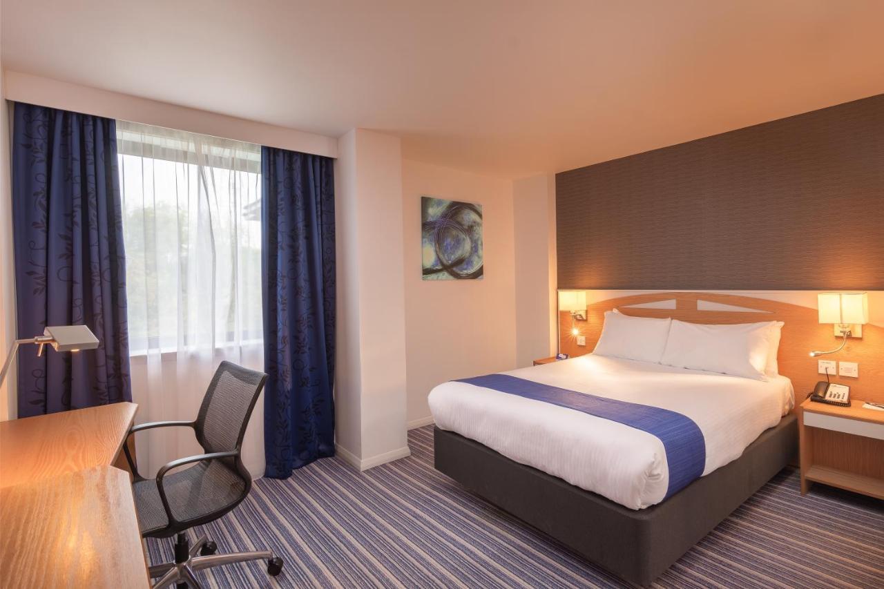 Holiday Inn Express Birmingham - Castle Bromwich, An Ihg Hotel Exterior photo