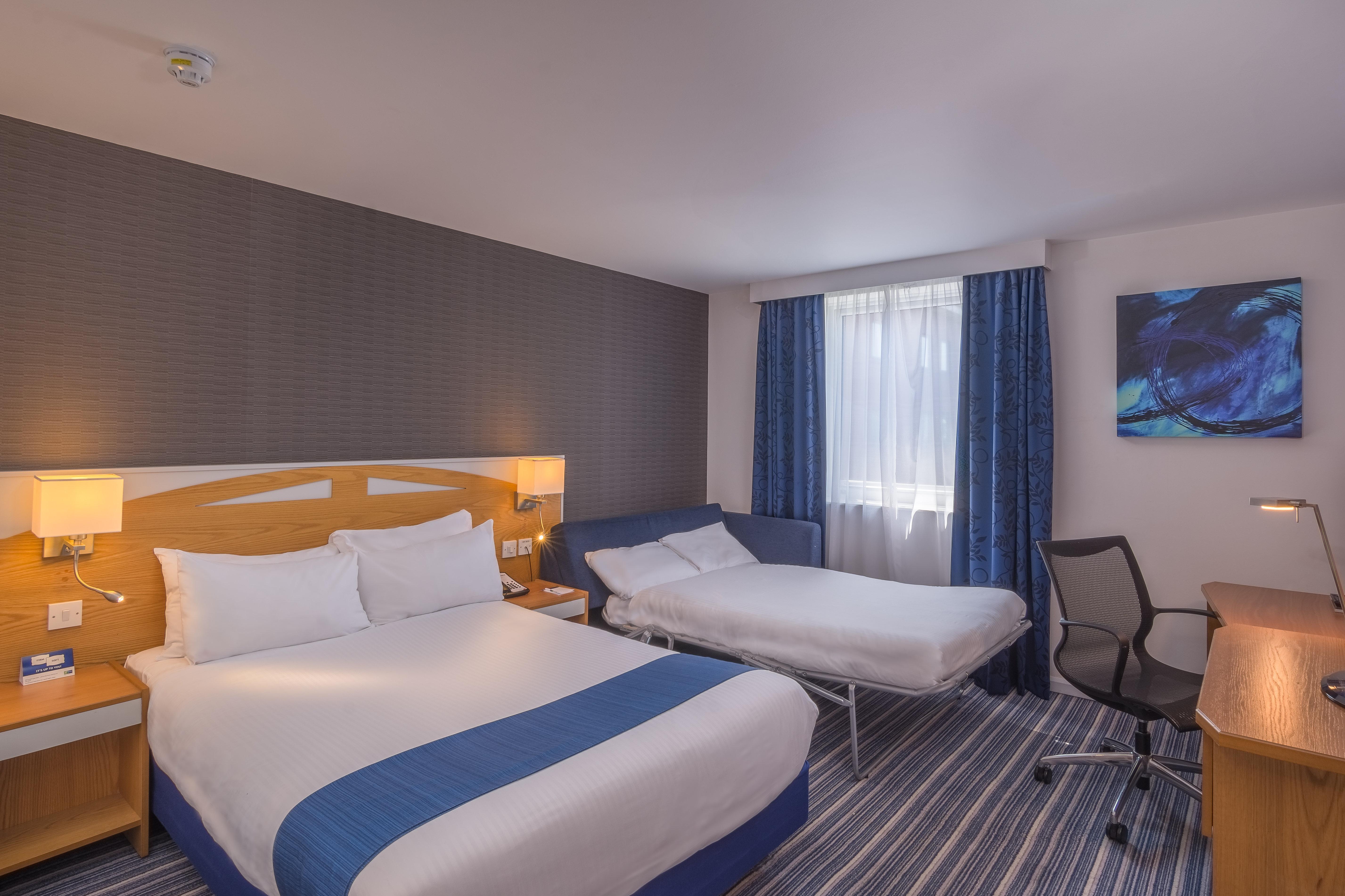 Holiday Inn Express Birmingham - Castle Bromwich, An Ihg Hotel Exterior photo