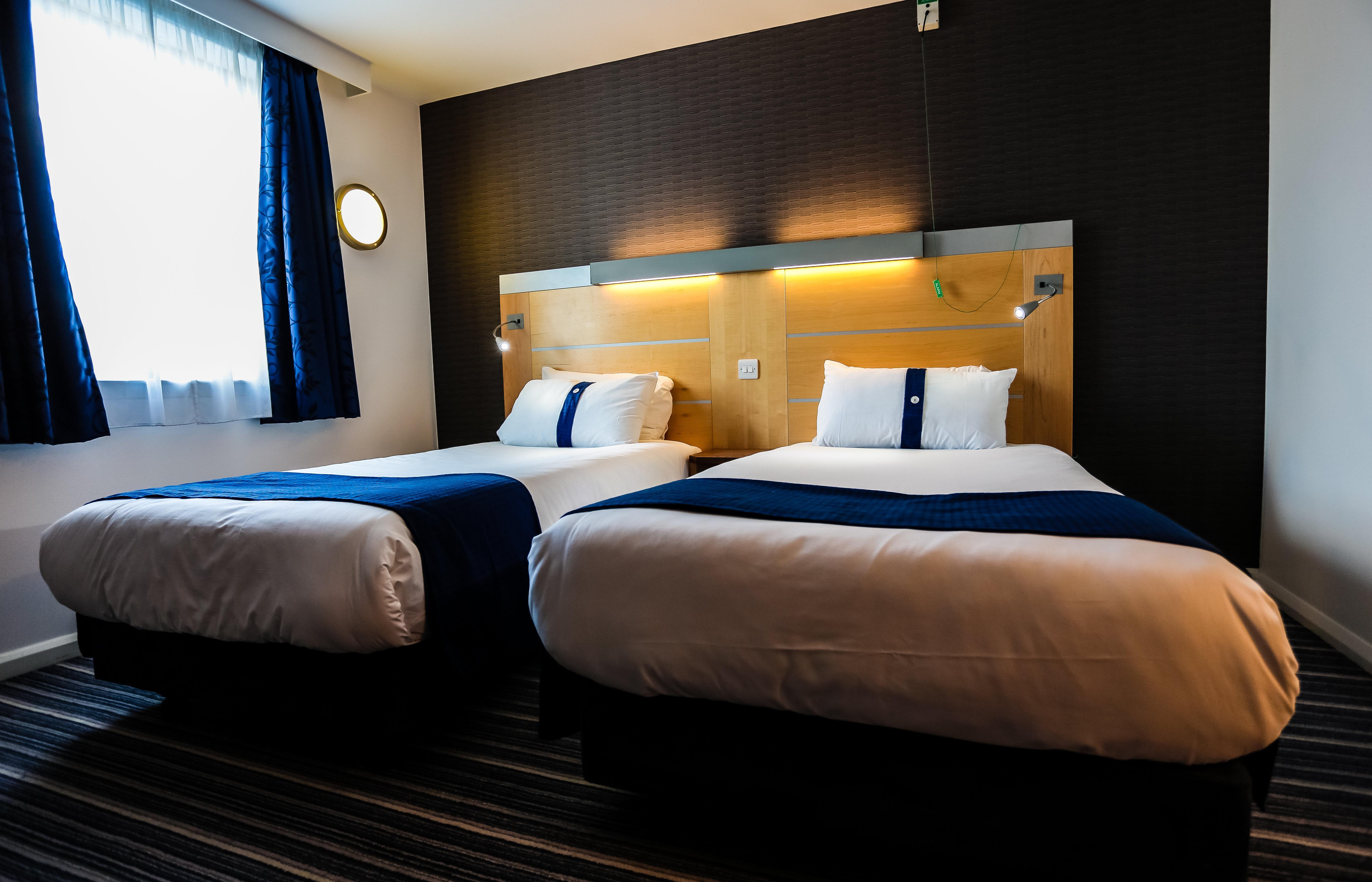 Holiday Inn Express Birmingham - Castle Bromwich, An Ihg Hotel Exterior photo