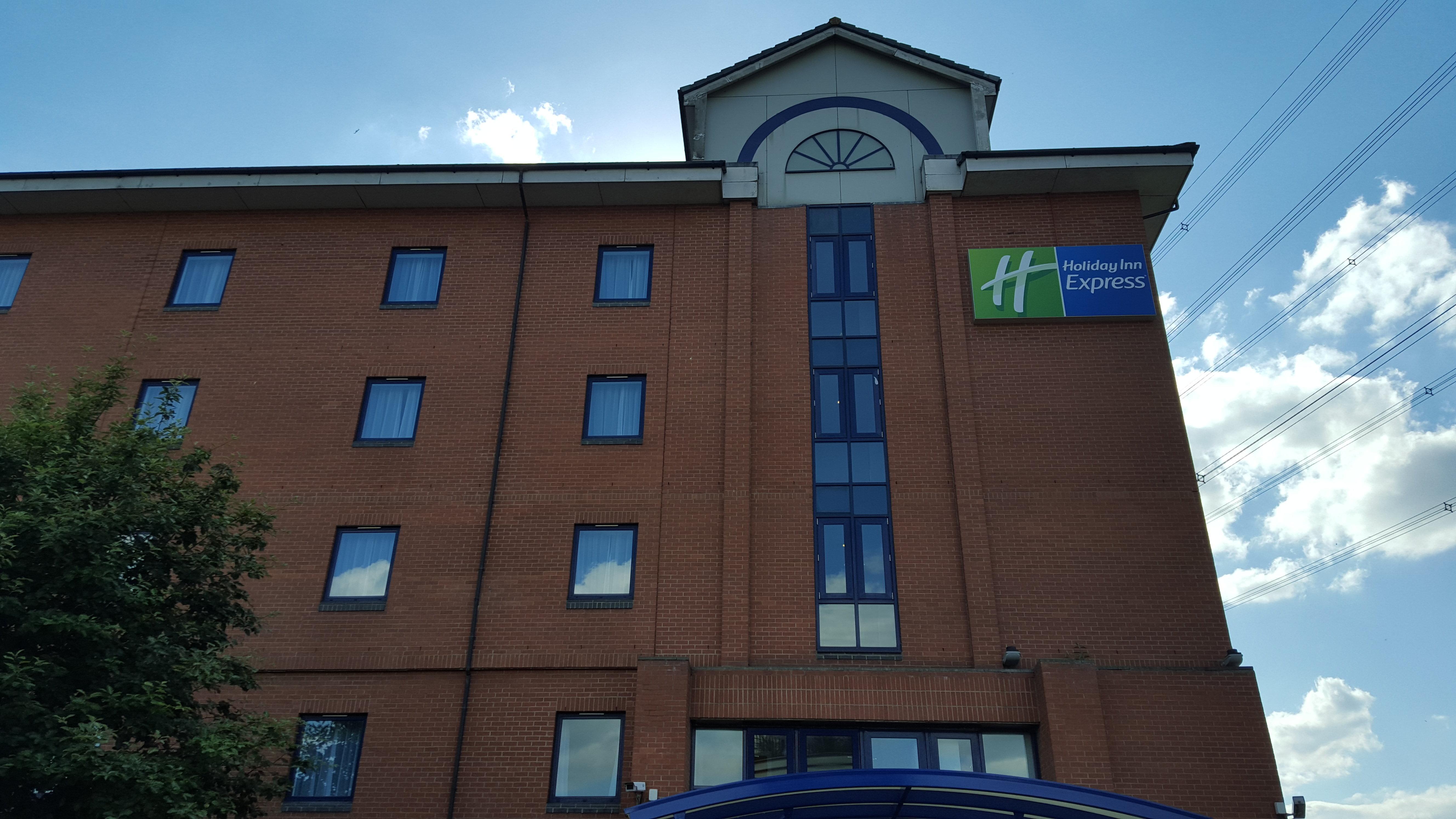 Holiday Inn Express Birmingham - Castle Bromwich, An Ihg Hotel Exterior photo
