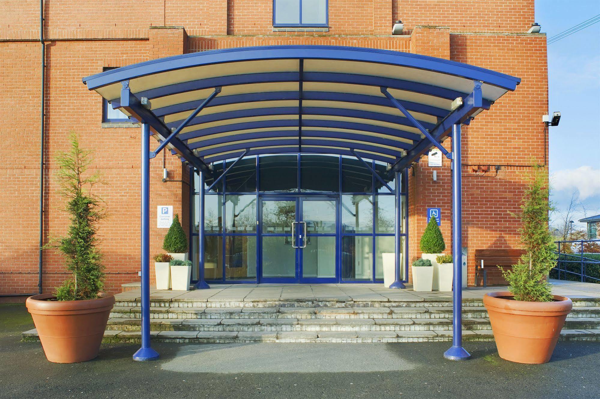 Holiday Inn Express Birmingham - Castle Bromwich, An Ihg Hotel Exterior photo