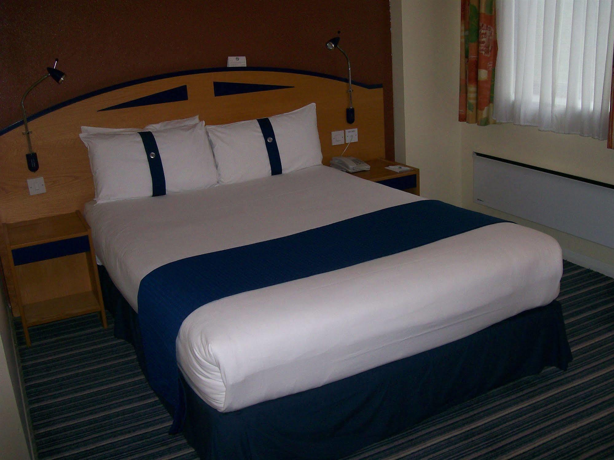 Holiday Inn Express Birmingham - Castle Bromwich, An Ihg Hotel Exterior photo