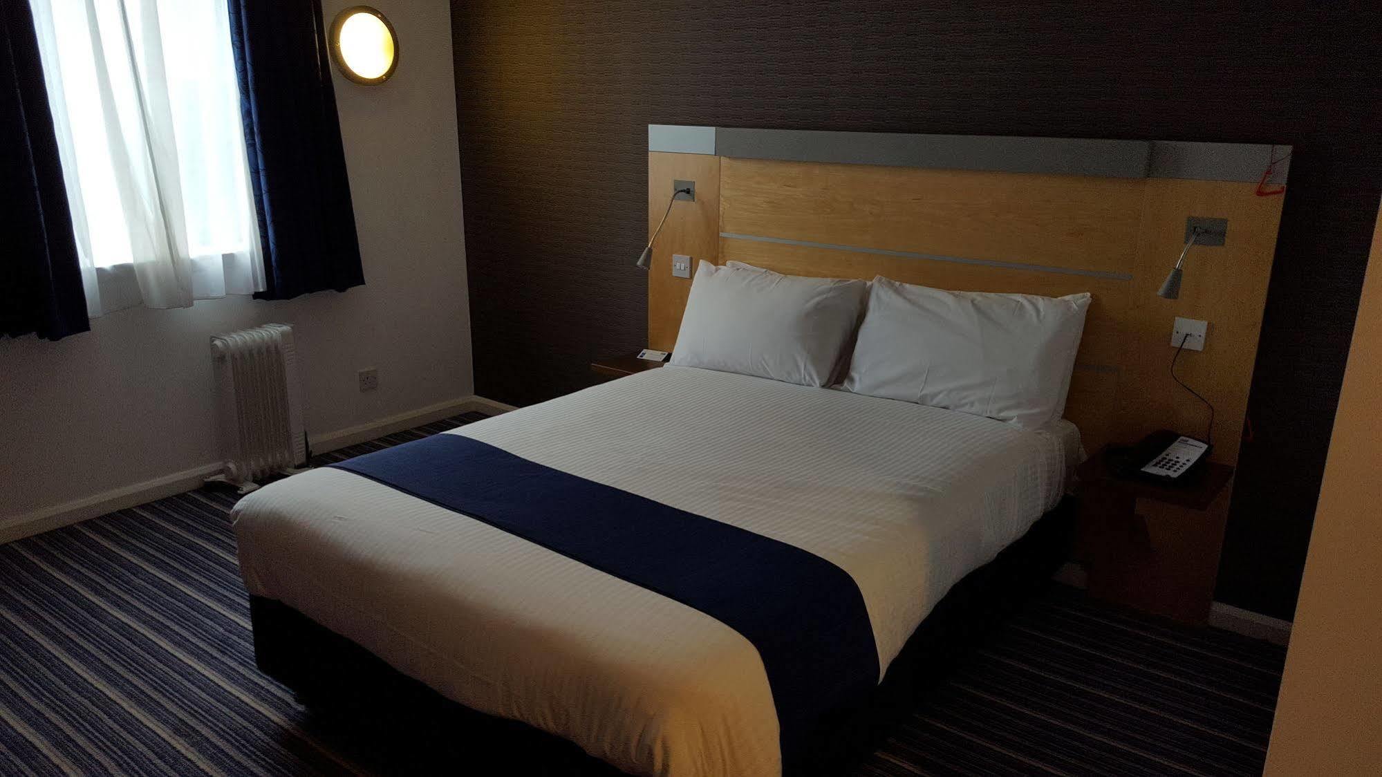 Holiday Inn Express Birmingham - Castle Bromwich, An Ihg Hotel Exterior photo